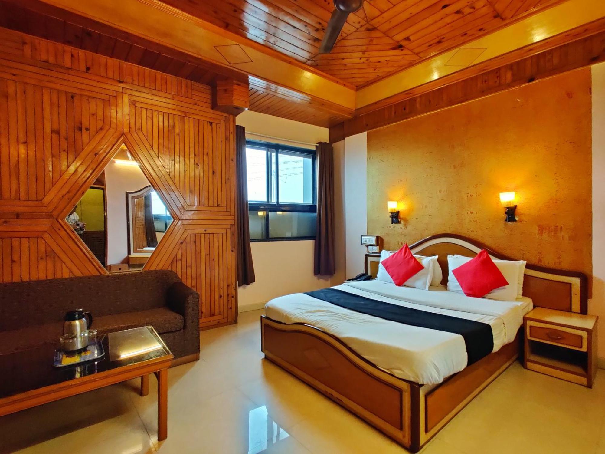Hotel Pratap Heritage Mahābaleshwar Exteriör bild