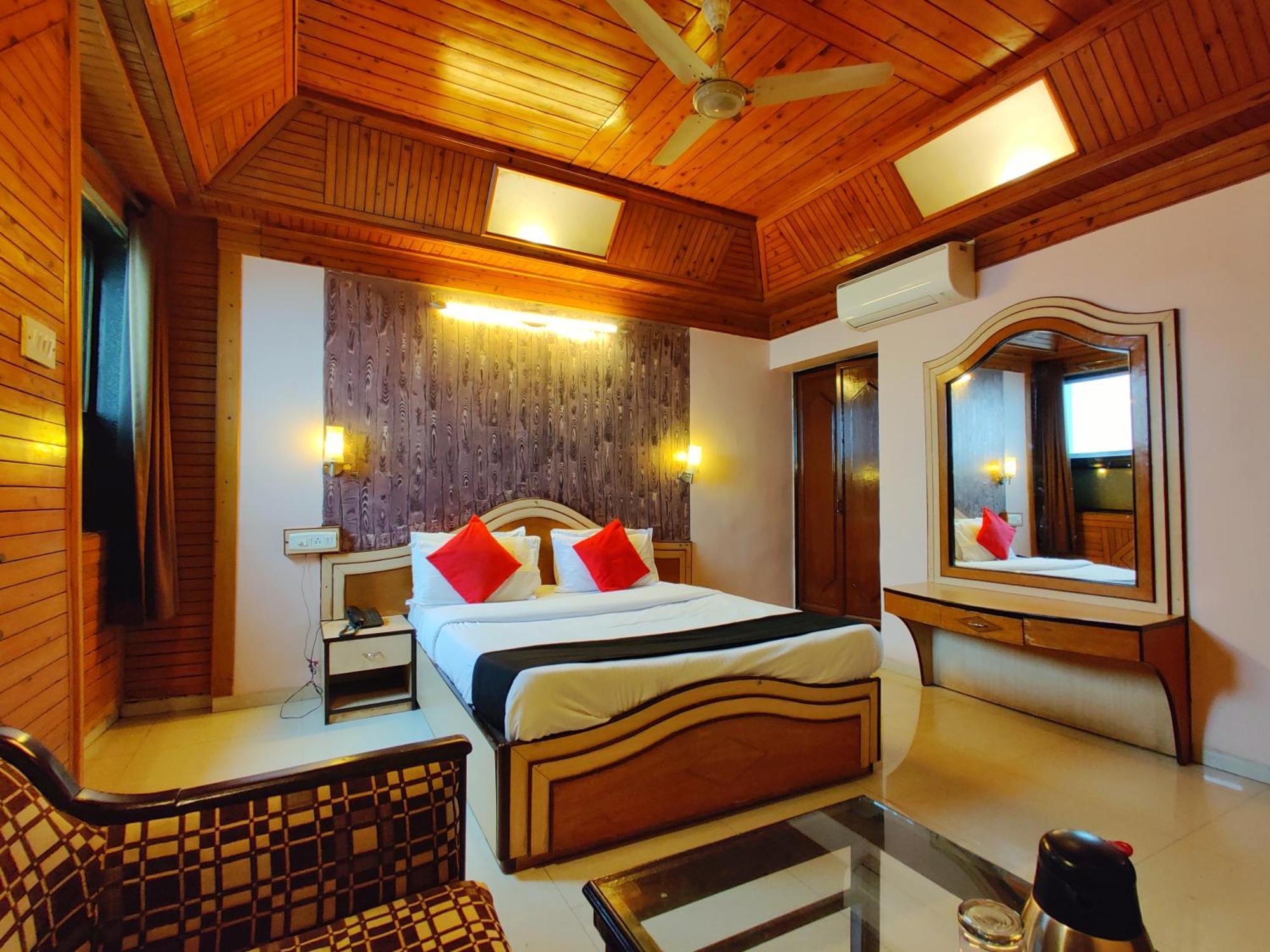 Hotel Pratap Heritage Mahābaleshwar Exteriör bild