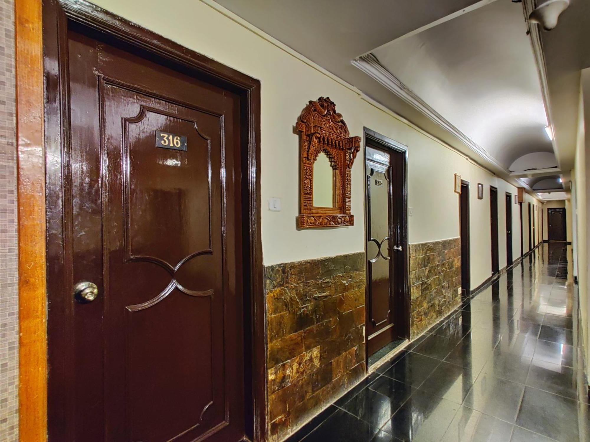 Hotel Pratap Heritage Mahābaleshwar Exteriör bild